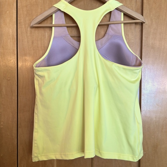☀️🏃🏼♀️➡️NWT Nike training athletic sport top with built in bra large - Picture 2 of 11